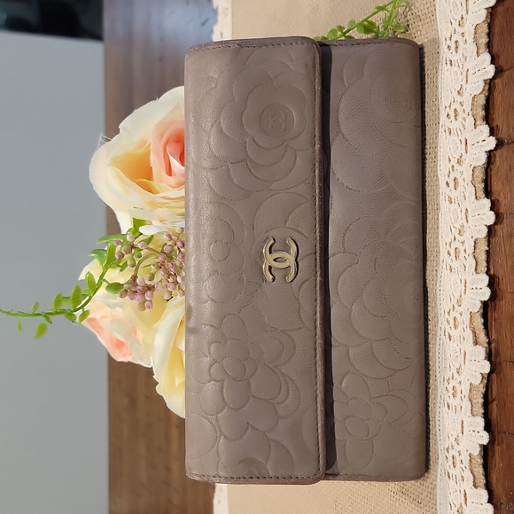 CHANEL Handbags - Authentic CHANEL bifold wallet